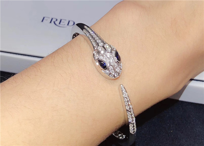 Best Charming 18K Gold Diamond Jewelry , BVL Serpenti Bangle Bracelet With Blue Sapphire Eyes wholesale