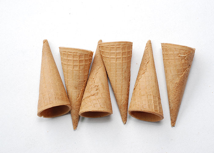 China Custom Size Chocolate Covered Waffle Cones For Shop , Golden Color on sale