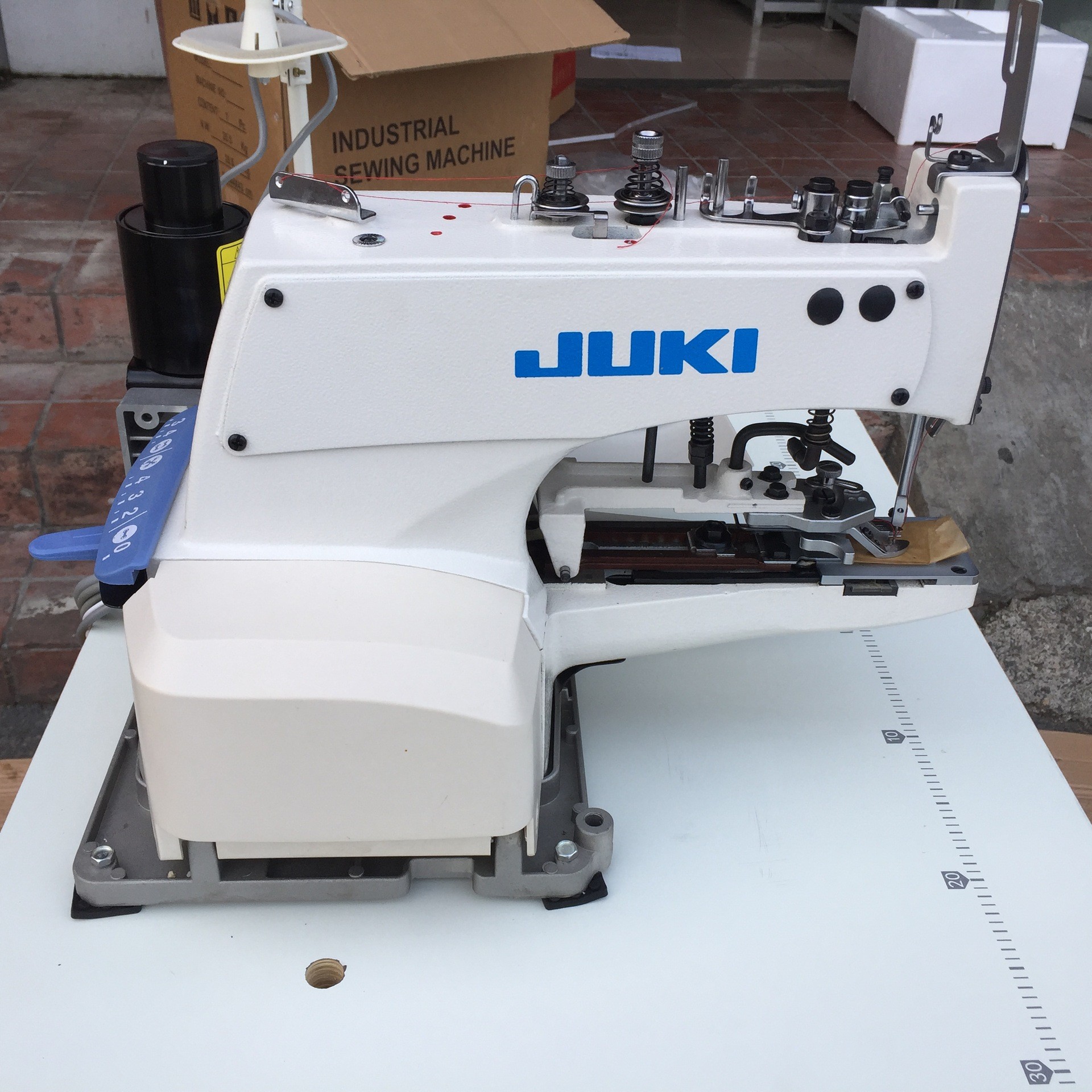 China ISO Servo Control Secondhand Sewing Machine Used Juki Button Attaching Machine on sale