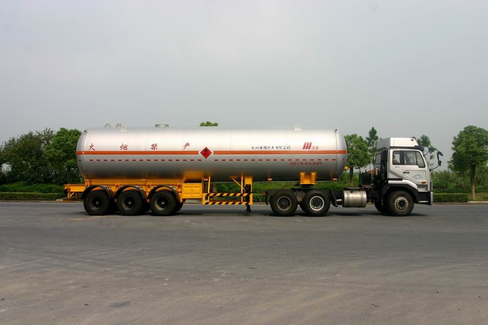 China Carbon Steel Liquefied Petroleum Gas Tanker Truck 3x13T FUWA Axles 58300L for LPG delivery on sale