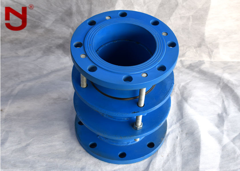 China Ductile Iron Pipe Coupling Joint Spigot Pipe End Sprayed Metallic Zinc Coating on sale