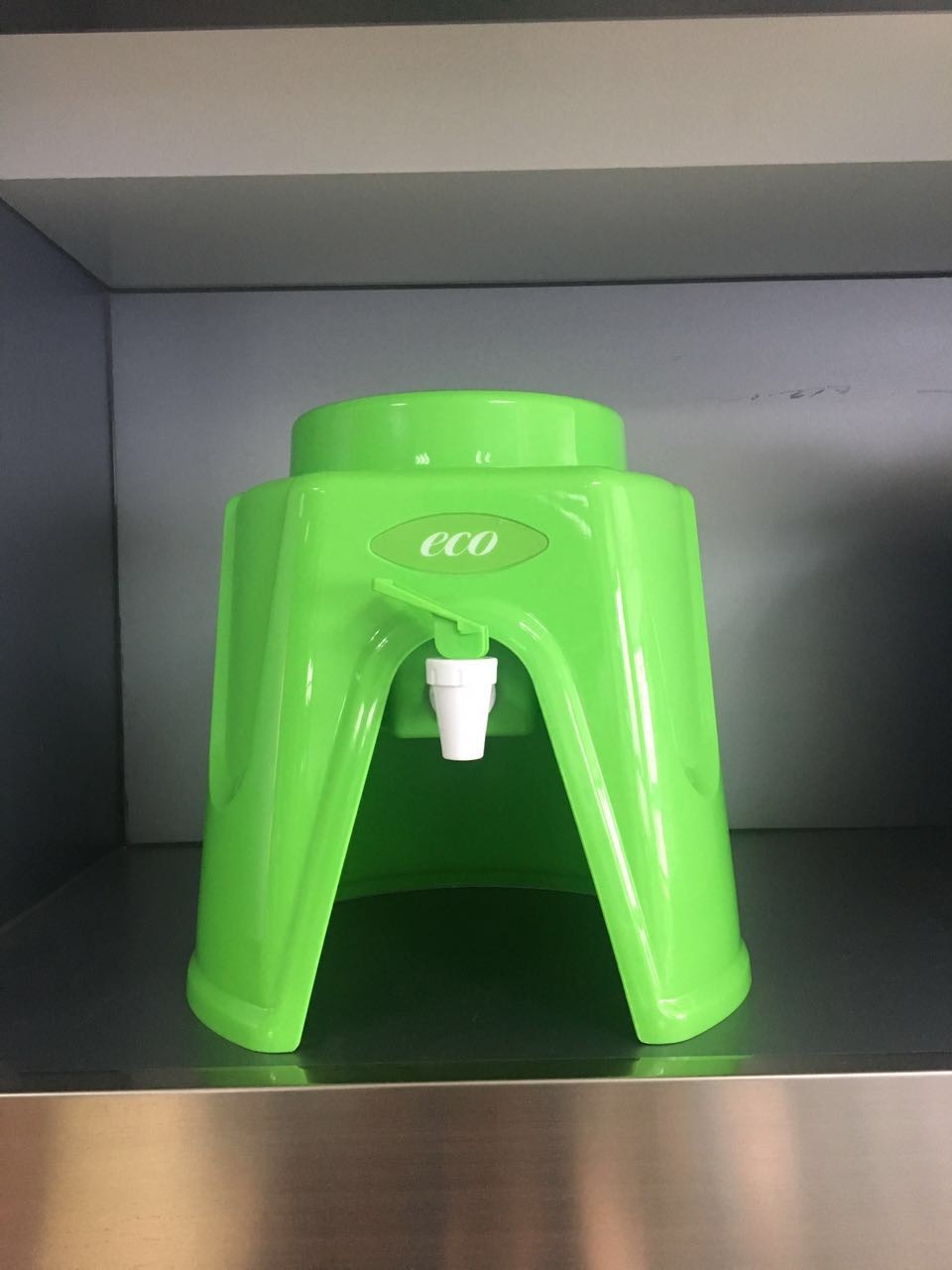 China Desktop Green PP Mini Filtered Water Dispenser 5 Gallon Water Bottle Dispenser on sale
