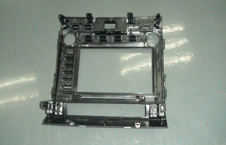 China PPE AND HDPE Cold Runner Injection Molding , Multi-cavity Auto Parts Mould on sale