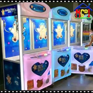China Hot Selling Crane Claw Vending Toy Games Machine For Shopping Mall on sale
