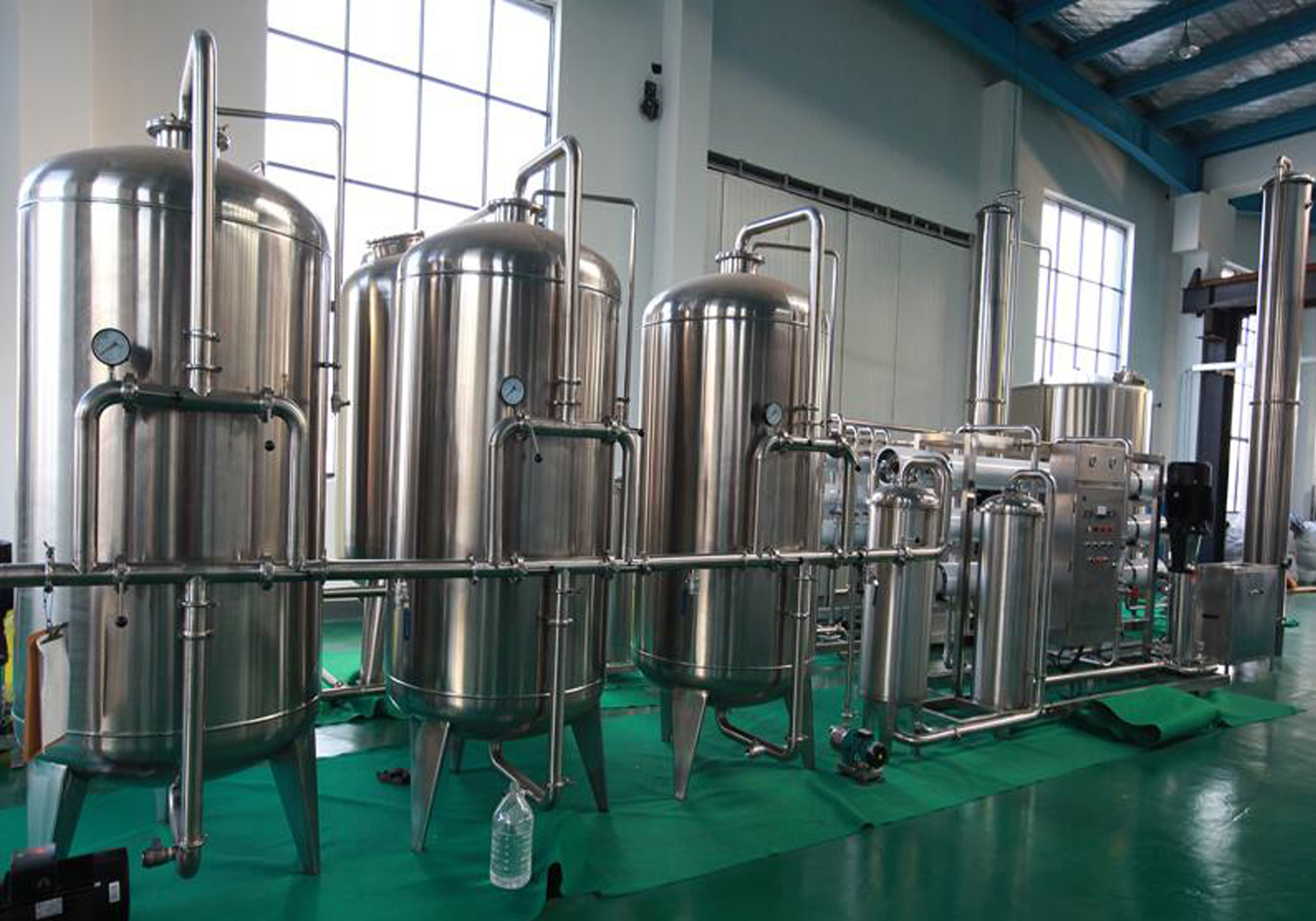 Best Long Warranty Liquid Filling Machine RO Water Treatment 1000-8000l / H Capacity wholesale