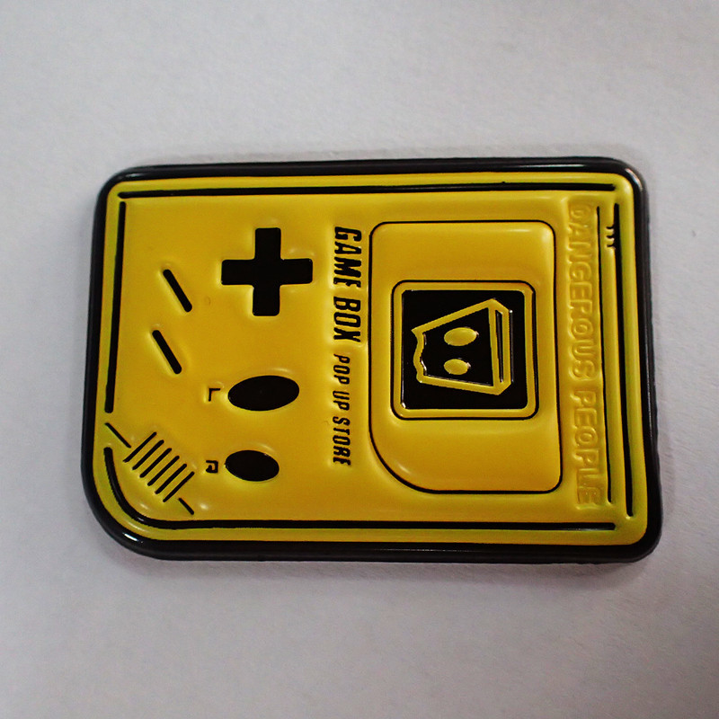 China Shiny Yellow High Frenquency 3D TPU Iron On Patches For Youngman Wear for sale