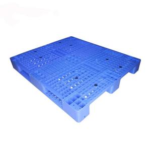 China 1300x1100 Injection Molded Plastic Pallets Rackable HDPE 3 Runners on sale