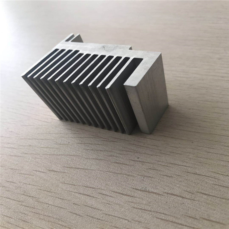 China Vehicle Heat Exchanger 3003 CNC Cooling Fin Extruded Aluminum Heat Sink on sale