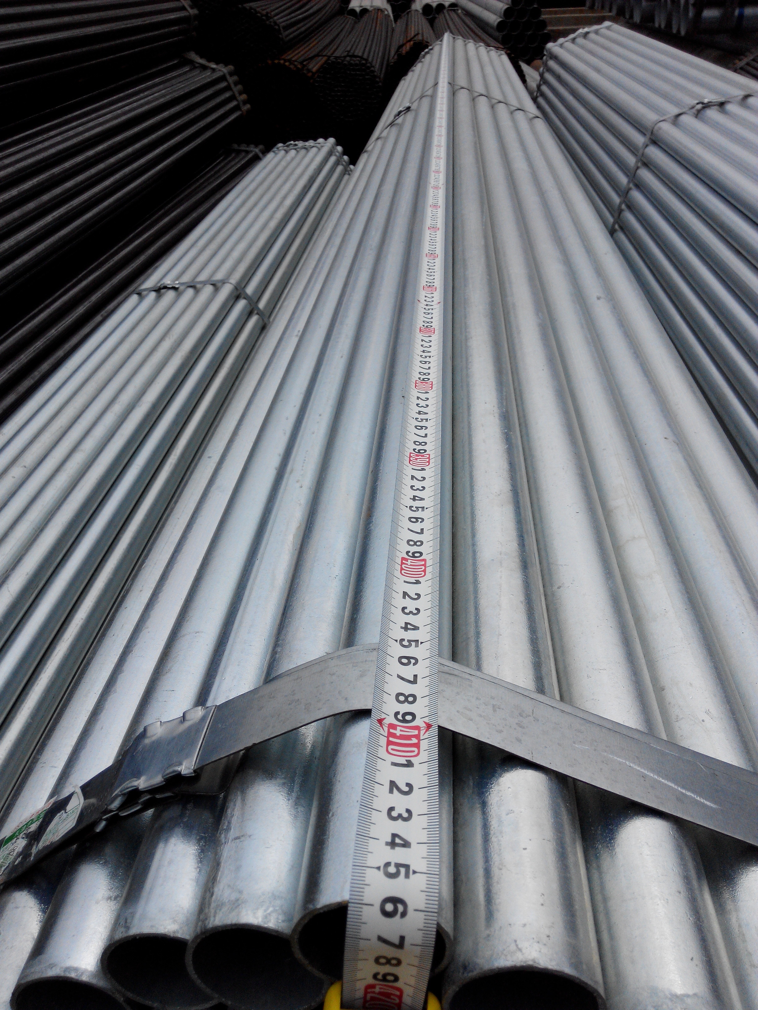 China EN10255 S195T ERW Galvanized Pipes with Heavy Duty on sale