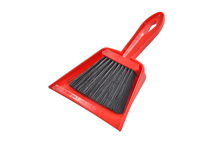 China Portable 21.8x16.4x5.2cm Mini Dustpan Brush Set With Towel Household Broom on sale