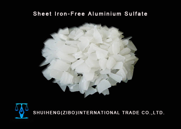 China Al2O3 15.8% Sheet Shape Iron Free Aluminum Sulfate Granular on sale