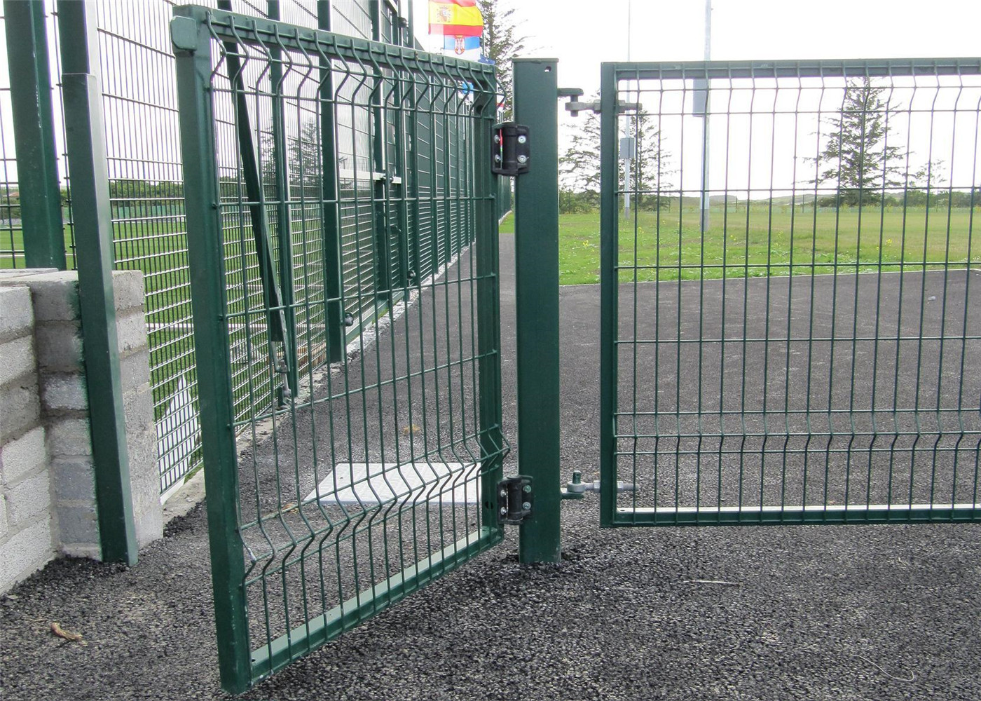 China Wire Mesh Fence gates on sale