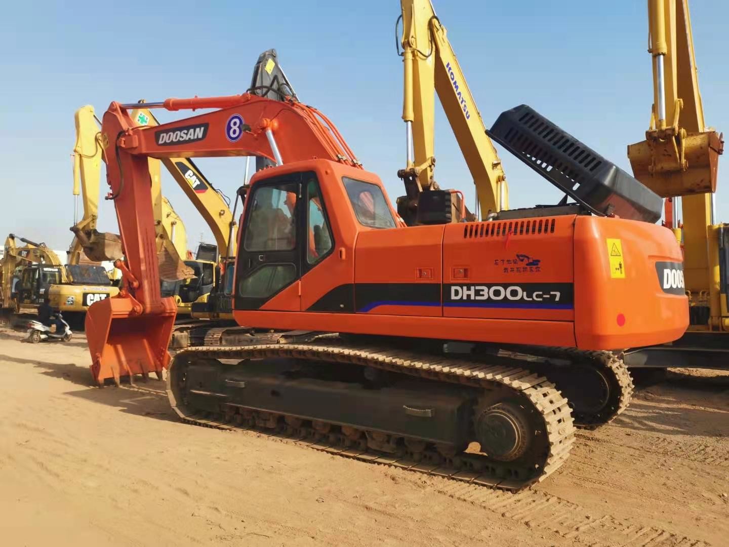 China Korean Brand Crusher Grab DH300-7 Used Doosan Excavator on sale