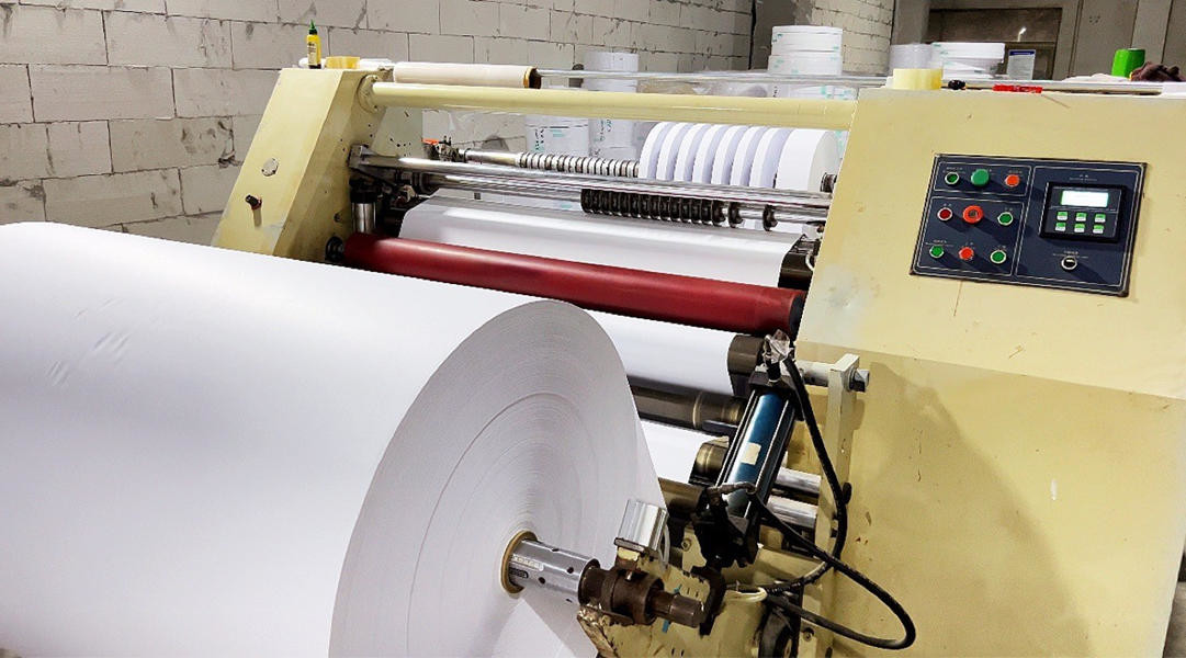China 50 - 1000g/25mm Release Liner Paper For Offset Flexo And Screen Printing on sale