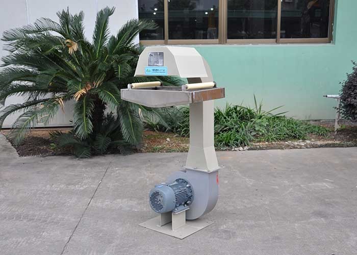 China 1.5 Kw Plastic Blowing Machine 2300 M3/H Instant Blow Dry Low Energy Consumption on sale