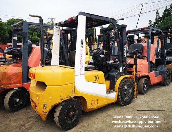 Cheap tcm used diesel forklift manual 3 ton isuzu engine with 3000mm mast for sale