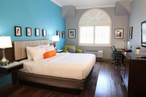 Best Economical Custom Bedroom Furniture Set For Hotel Style Master Bedroom wholesale