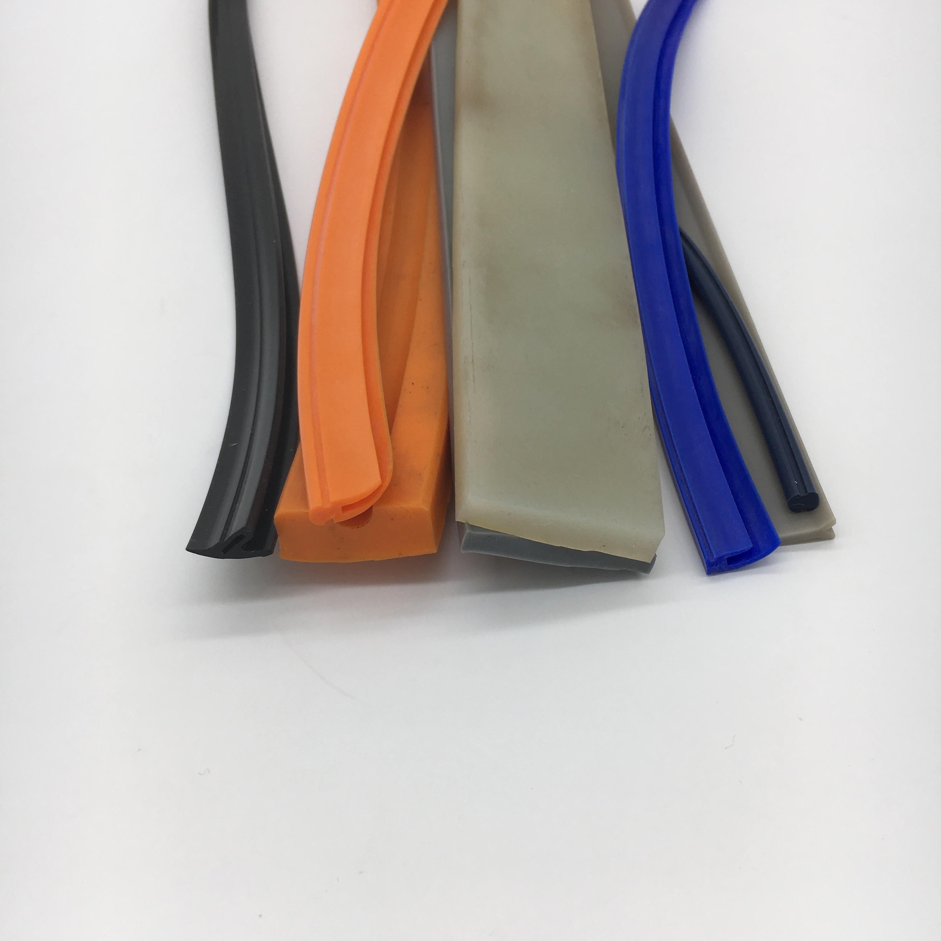 Best China IATF16949 Customized Colored Various Shapes Rubber Silicone Extrusion Parts wholesale