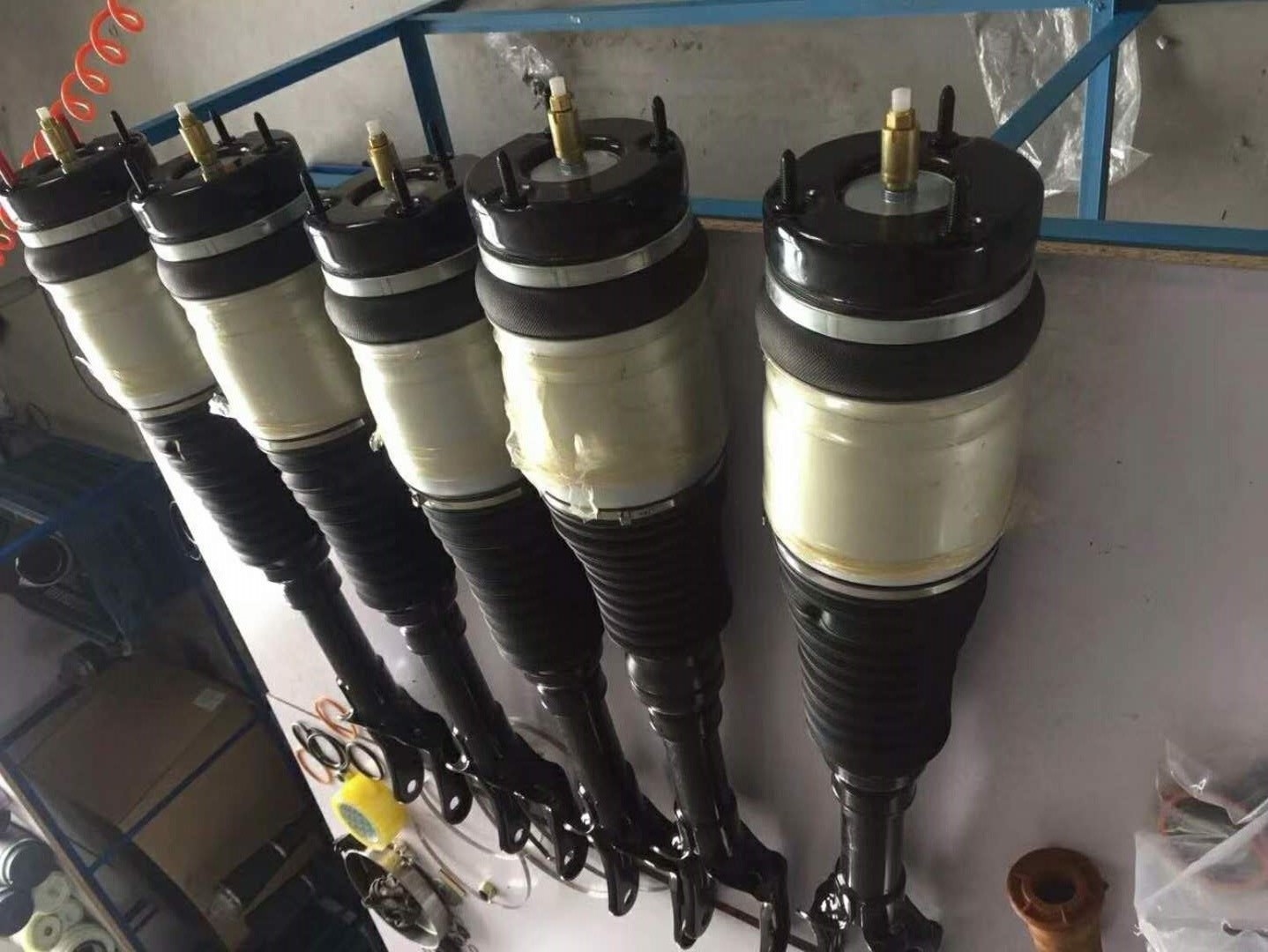 Best 68029903AE Jeep Air Suspension Kits Air Suspension Shock Front For Jeep Grand Cherokee WK2 wholesale