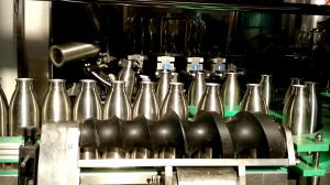 China Stainless Steel / Glass Bottle Filling Machinery Volumetric Liquid Filling Machine on sale