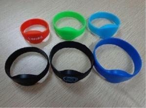 China Smart Customized 13.56Mhz RFID NFC Silicone Wristband on sale