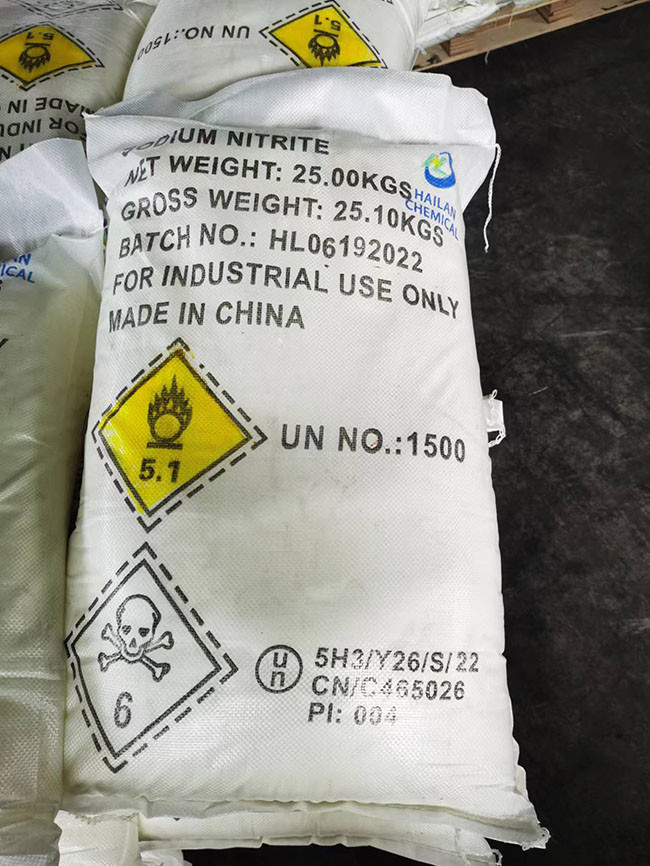 China Sodium Nitrite NaNO2 Powder 98.5 Purity HS Code 2834100000 on sale