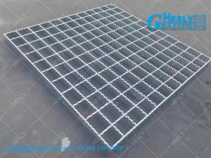 China Punching Serrations Steel Bar Grating | 35X5mm beating bar @30mm pitch | 60 micron meter zinc layer | Hesly Grating on sale