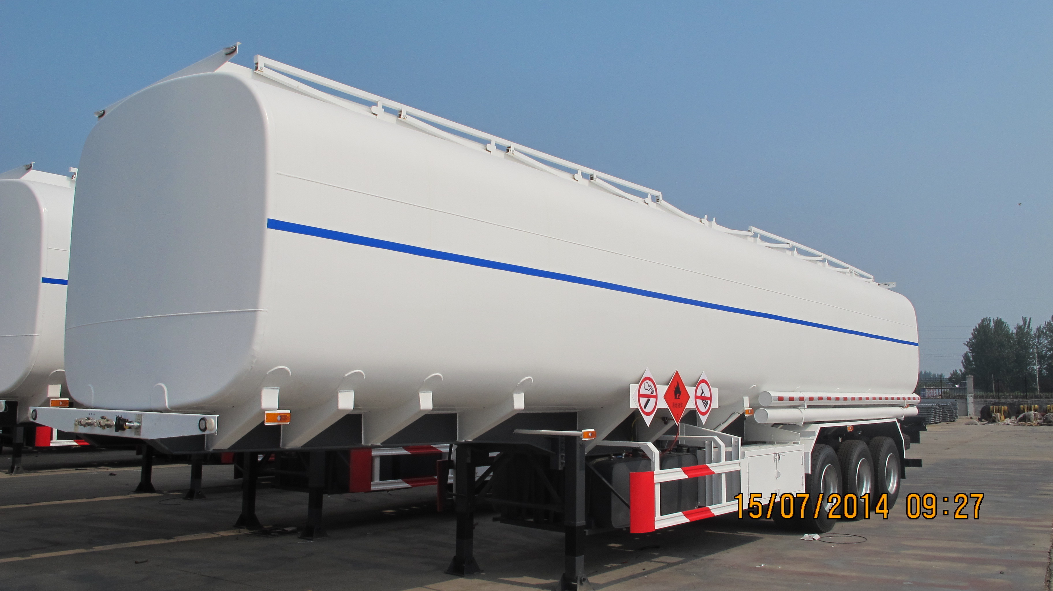 China TITAN  New fuel tanker, 4000L-6000L oil fuel tanker semi trailer , carbon steel and stainless steel tank trailers on sale