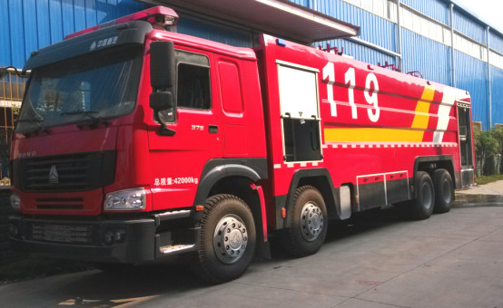 China HOWO 461HP Heavy Duty Fire Truck 8x4 With 25 Ton Water Tank OEM on sale