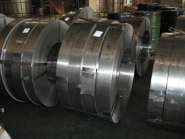 China 304 / 316 / 430 Cold Rolled Steel Strip in Coil With 2B / BA Finish, 7mm - 350mm Width on sale