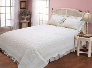 Best Microfiber Embroidery Double Bed Quilt Covers , Plain Color Design Quilted Bed Covers wholesale