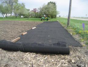 China weed barrier under rubber mulch 100GSM Heavy Duty Weed Control Fabric on sale