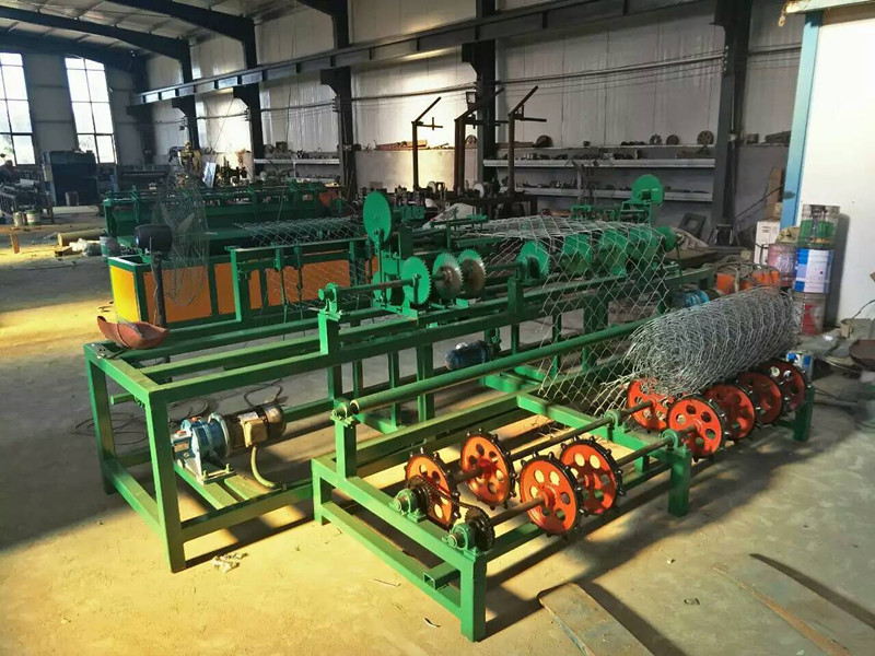 Cheap 3 Width singel wire feeding   Full Automatic PLC  Chain Link Fence Machine for sale