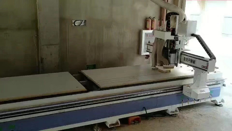 China 4x8 ft Automatic 3D Cnc Wood Carving Machine , 1325 Wood Working Cnc Router for Sale on sale
