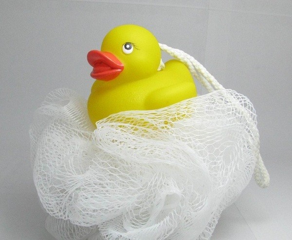 China Eco - Friendly Vinyl Yellow Baby Rubber Duck Washing Ball For Kids Bath Time on sale