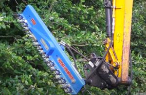 China Accurate Hydraulic Hedge Cutter , Tree Pruning Machine Reliable Performance on sale