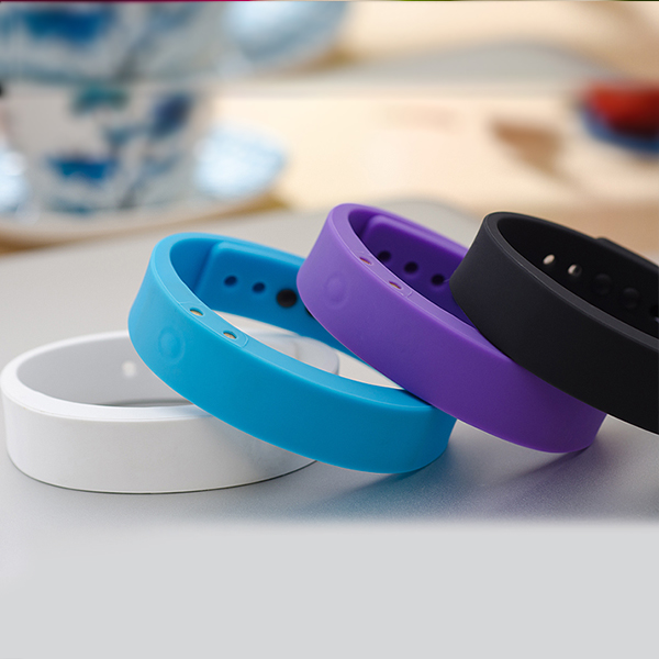 Best Calories brand Bluetooth 4.0 walker pedometers fitness tracker wholesale