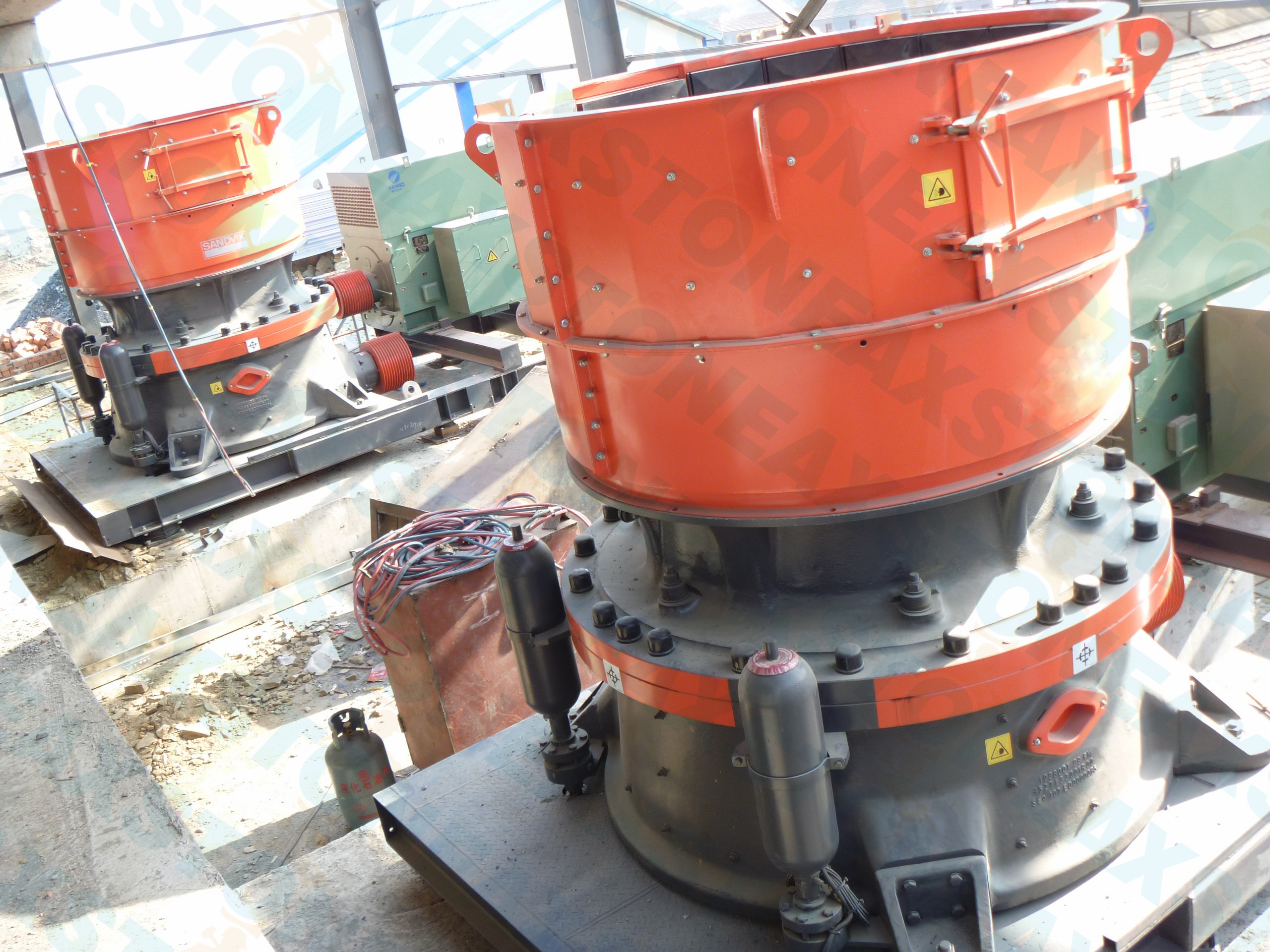 Best High Efficiency Stone Cone Crusher Machine GH300 Breaker Customized Color wholesale