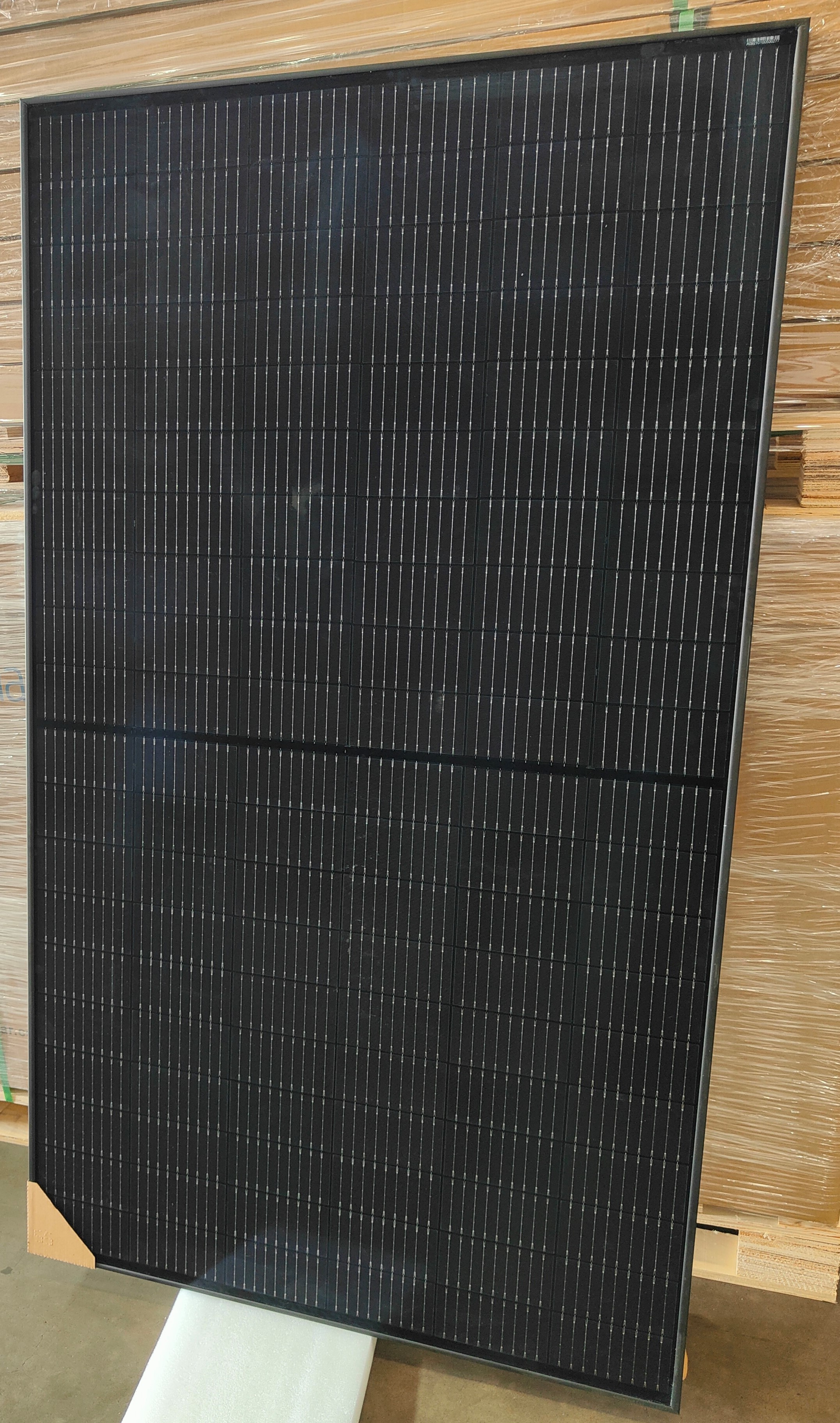 China Thin Monocrystalline Silicon Solar Cells 365W 9BB Mono Perc Half Cut Panels on sale