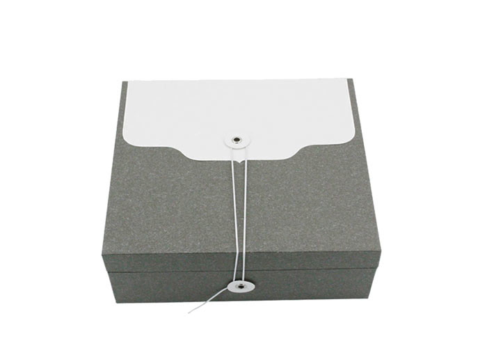 China Square Shaped Paper Craft Gift Box Size 19 * 19* 7.7 CM With Rope Open Type on sale
