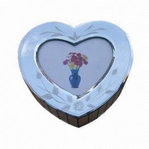 China Heart Shape Jewelry Box with Photo Frame on Top, Etched Flowers Mirror on sale