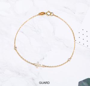 China Online Gold Jewelry 0.13ct 18K Gold Diamond Cross Bracelets Meaningful Souvenir on sale