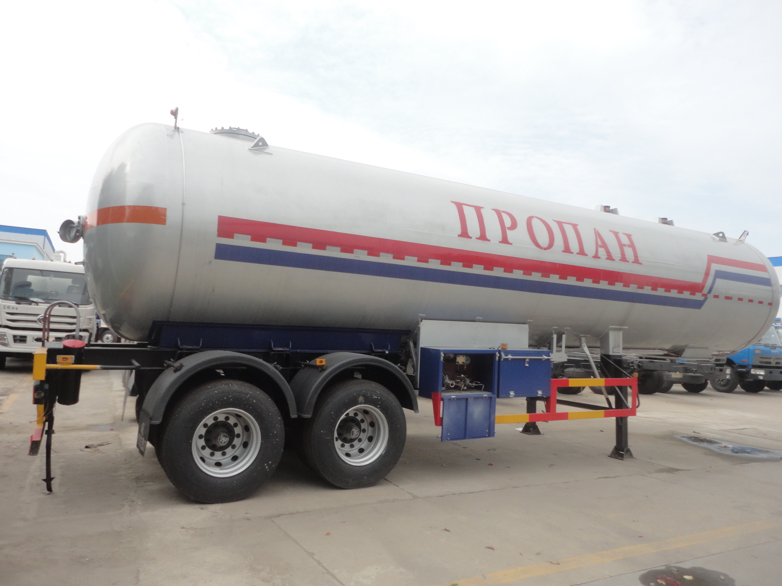 China factort direct sale best price 17tons bulk road transported lpg gas tank, hot sale 2*BPW axles 40.5m3 lpg gas trailer on sale