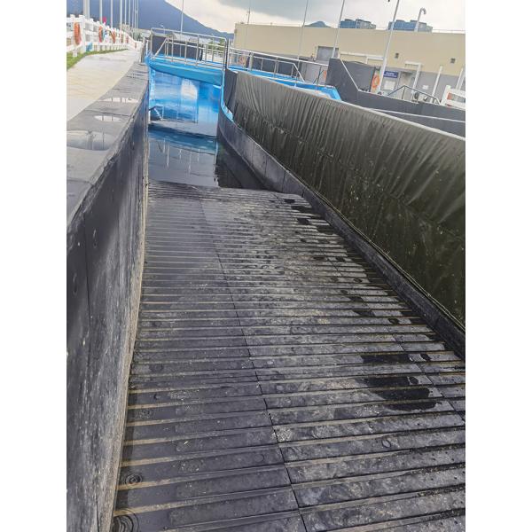 Racecourse Tunnel Black Rubber Floor Mats Embedded With Q235 Steel Plate For Horse Pool Access
