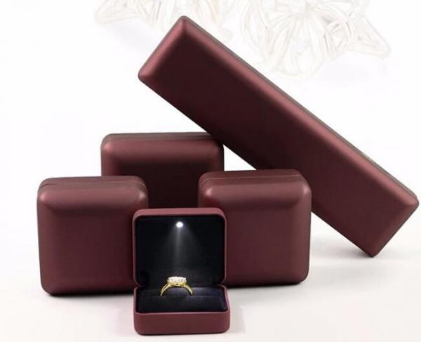 whosale custom design luxury beautiful cardboard handmade folding kraft paper gift box,perfume oil cardboard gift packag