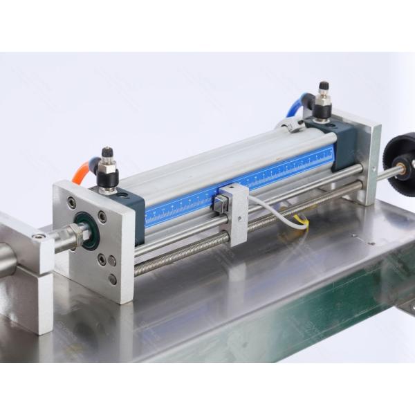 Piston Liquid Filling Machine 220V 50Hz Ewinall Packing Machine