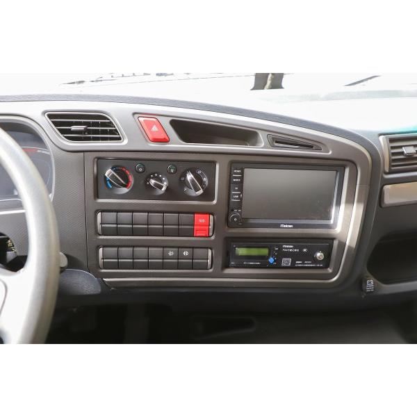 Refrigerated Medium Size Box Foton Brand New Loading 10 Tons Yuchai Engine 300hp LHD