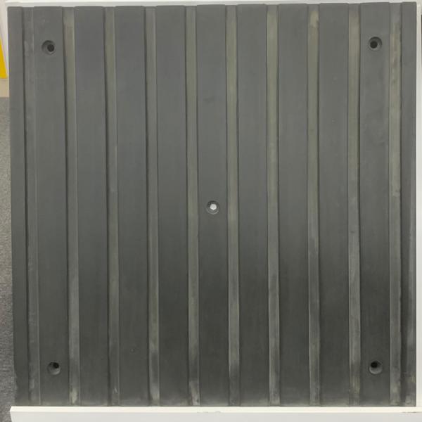 Racecourse Tunnel Black Rubber Floor Mats Embedded With Q235 Steel Plate For Horse Pool Access