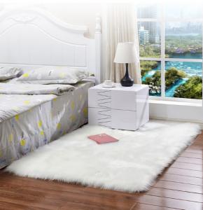 China Super Soft Home Use Polyester Area Rugs / Faux Sheepskin Area Rug on sale