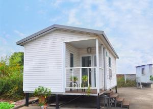 Best Prefab Modular Homes Prefabricated House White Modular Small Vacation House wholesale